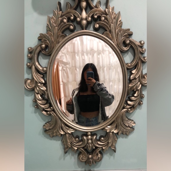 Meet the Posher Other - Meet your Posher, Isabel